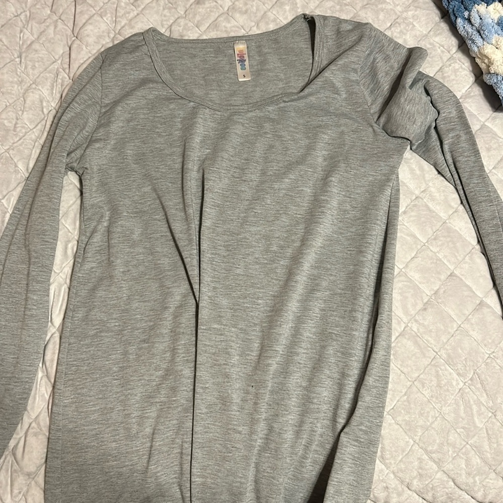 Grey long sleeved shirt